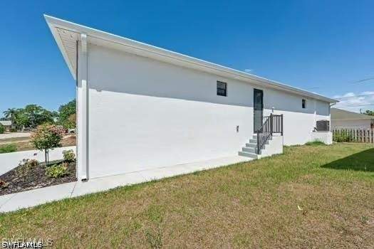 4 bedroom SingleFamilyResidence at 11651 McKenna Ave, Imperial Gates, Bonita Springs — photo 3