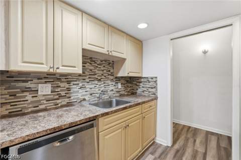 2366 E Mall Dr 403, Fort Myers FL - photo 11 of 23