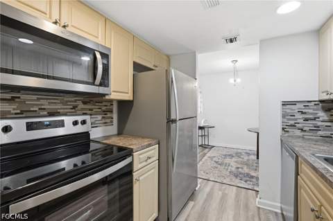 2366 E Mall Dr 403, Fort Myers FL - photo 12 of 23