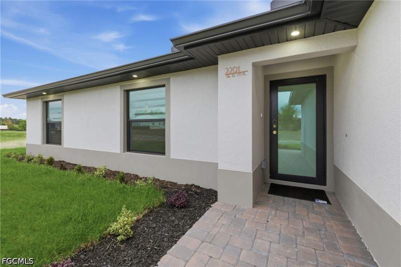 3 bedroom SingleFamilyResidence at 2201 NE 10th Pl, Cape Coral, Cape Coral — photo 4