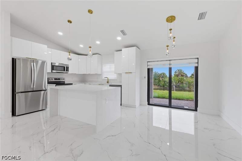 3 bedroom SingleFamilyResidence at 2201 NE 10th Pl, Cape Coral, Cape Coral — photo 5