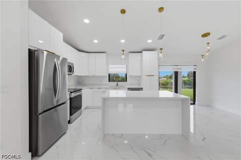 2201 NE 10th Pl, Cape Coral FL - photo 9 of 35
