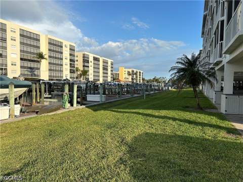 4541 Bay Beach Ln 341, Fort Myers Beach FL - photo 7 of 35