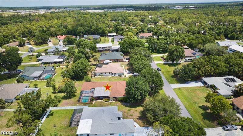 4 bedroom SingleFamilyResidence at 16571 Marc Allen Dr, Daughtreys Creek, North Fort Myers — photo 3