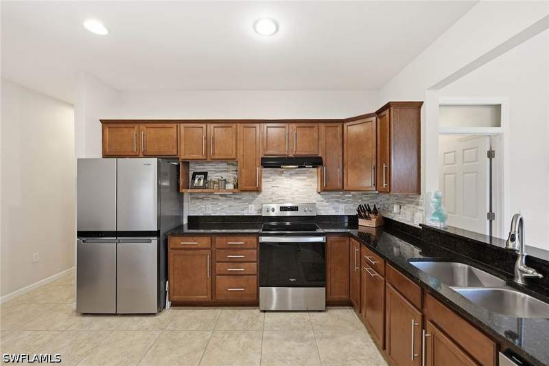 2 bedroom SingleFamilyResidence at 20236 Corkscrew Shores Blvd, Corkscrew Shores, Estero — photo 5