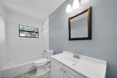 2085 E Tobago Cir, Fort Myers FL - photo 15 of 32