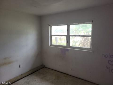 1270 Pinecrest St, North Fort Myers FL - photo 9 of 12