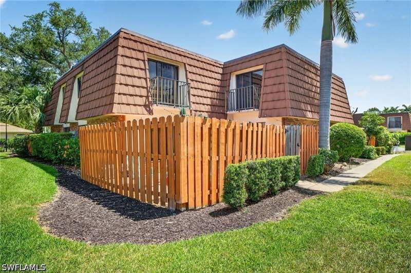 3 bedroom Townhouse at 1466 Park Shore Cir 3, Hamlet, Fort Myers — photo 3