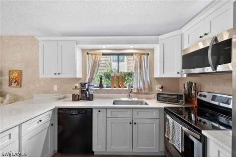 1466 Park Shore Cir 3, Fort Myers FL - photo 7 of 27