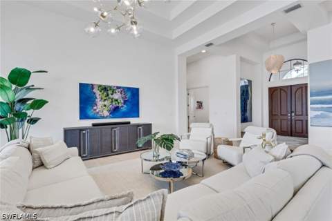 6685 Costa Cir, Naples FL - photo 11 of 37