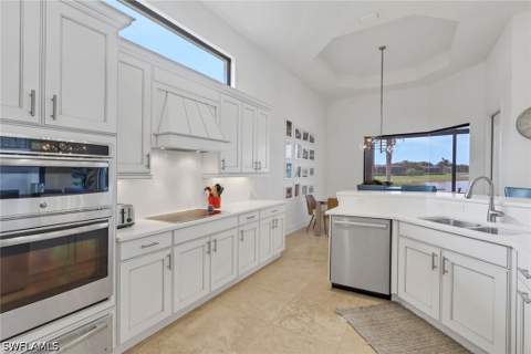 6685 Costa Cir, Naples FL - photo 6 of 37