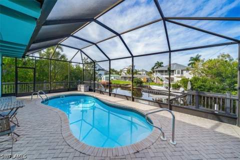 1283 Grand Canal Dr, Naples FL - photo 18 of 34