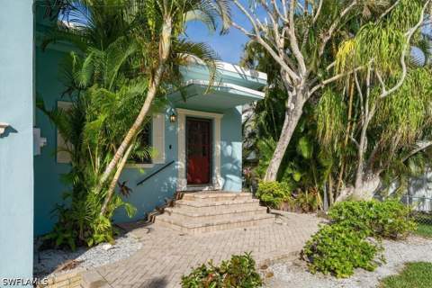 1283 Grand Canal Dr, Naples FL - photo 21 of 34