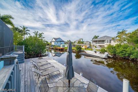 1283 Grand Canal Dr, Naples FL - photo 24 of 34