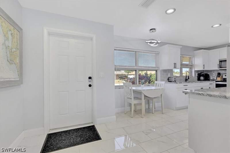 3 bedroom SingleFamilyResidence at 1510 SE 33rd St, Cape Coral, Cape Coral — photo 2