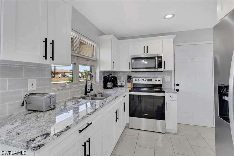 3 bedroom SingleFamilyResidence at 1510 SE 33rd St, Cape Coral, Cape Coral — photo 5