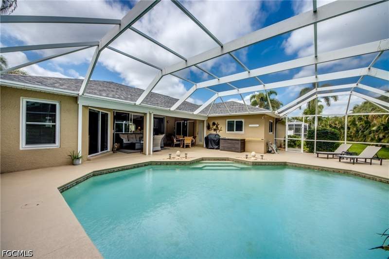 4 bedroom SingleFamilyResidence at 2301 SW 28th Ln, Cape Coral, Cape Coral — photo 4