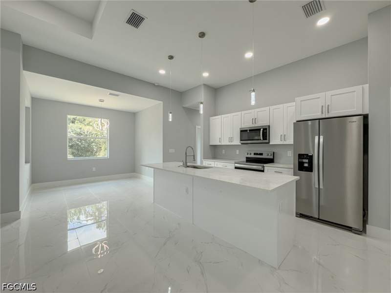 3 bedroom SingleFamilyResidence at 438 Raymer St, Southwood, Lehigh Acres — photo 5