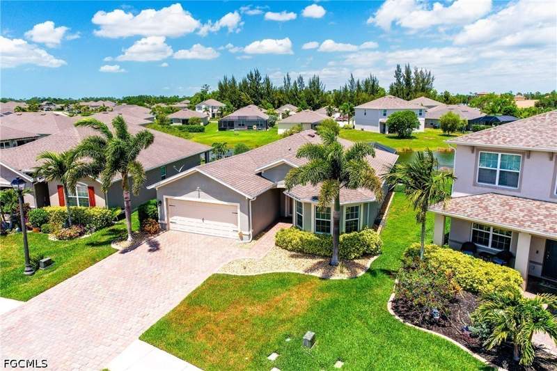 3 bedroom SingleFamilyResidence at 2707 Tarragona Ct, Entrada, Cape Coral — photo 3