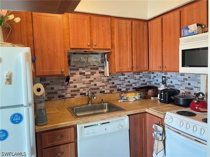 1 bedroom Condominium at 240 N Collier Blvd D7, Seabreeze Apts, Marco Island — photo 5
