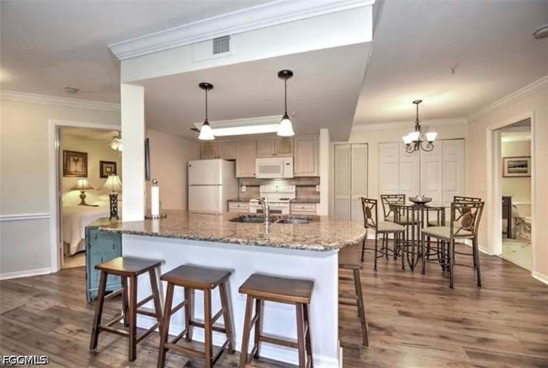 2 bedroom Condominium at 1775 Four Mile Cove Pkwy 1212, Four Mile Cove, Cape Coral — photo 3