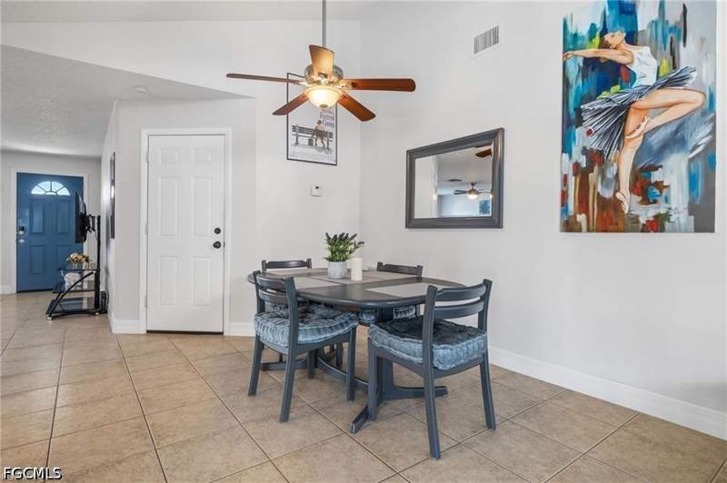 3 bedroom SingleFamilyResidence at 1015 SE 25th Ln, Cape Coral, Cape Coral — photo 2