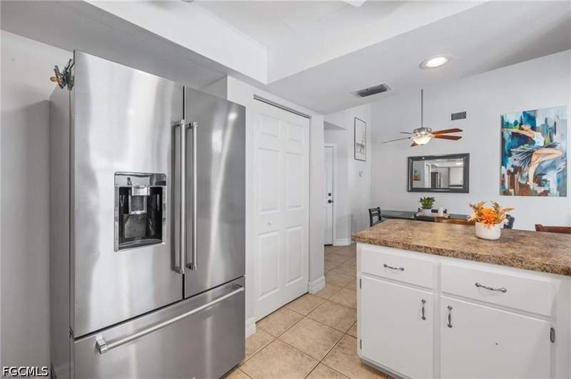 3 bedroom SingleFamilyResidence at 1015 SE 25th Ln, Cape Coral, Cape Coral — photo 5