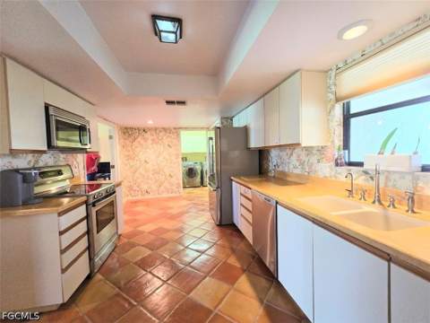13406 Tall Grass Ct, Fort Myers FL - photo 10 of 45