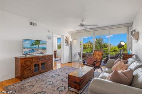 290 Naples Cove Dr 2602, Naples FL - photo 14 of 34