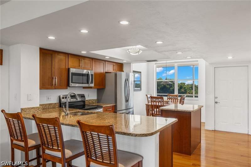 2 bedroom Condominium at 290 Naples Cove Dr 2602, Naples Cove, Naples — photo 4