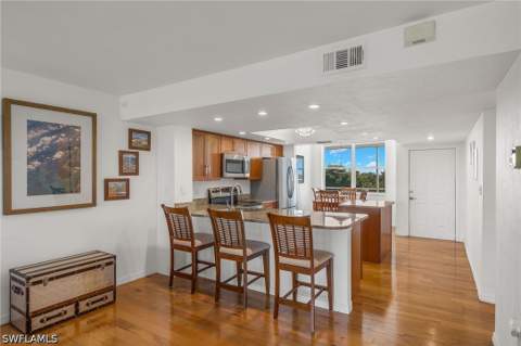 290 Naples Cove Dr 2602, Naples FL - photo 7 of 34