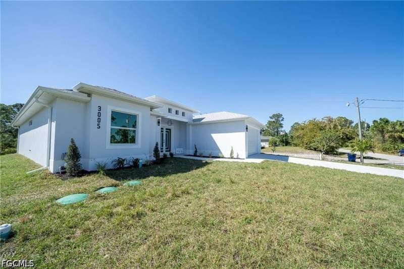 3 bedroom SingleFamilyResidence at 3005 52nd St W, Lehigh Acres, Lehigh Acres — photo 3