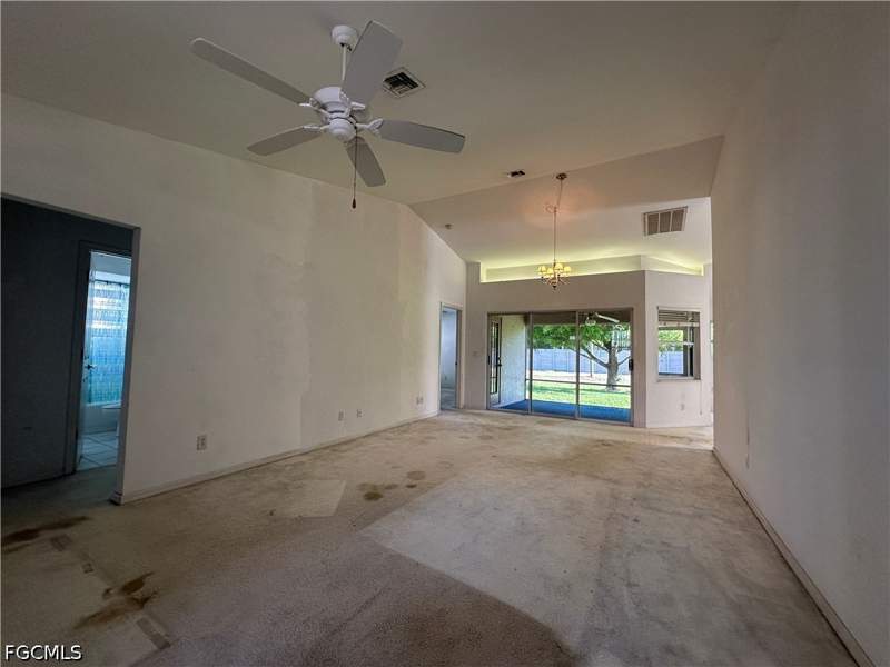 2 bedroom SingleFamilyResidence at 3370 Sabal Springs Blvd, Sabal Springs Golf And Racquet Club, North Fort Myers — photo 2