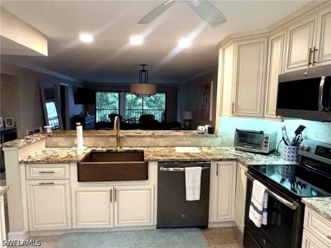 800 Misty Pines Cir 202, Naples FL - photo 10 of 40