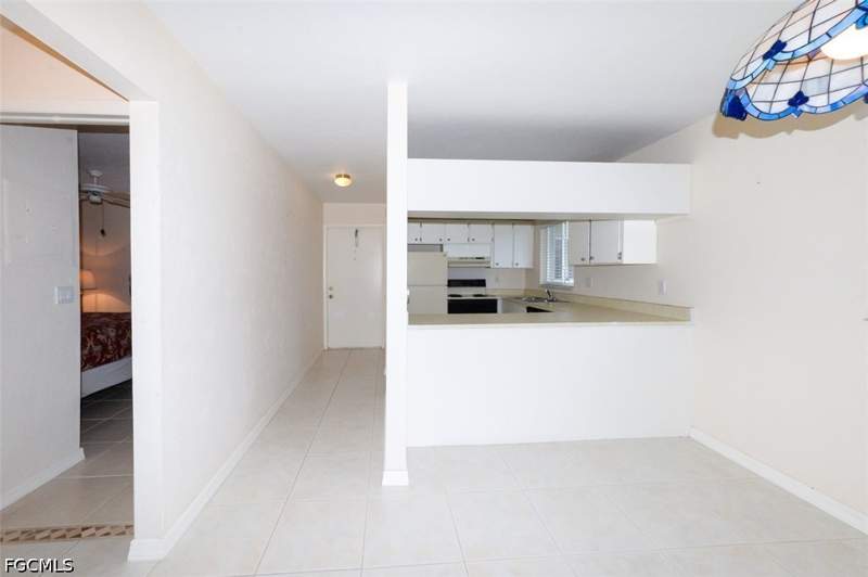 2 bedroom Condominium at 8141 Country Rd 203, Gladiolus Gardens Condo Assn, Fort Myers — photo 5