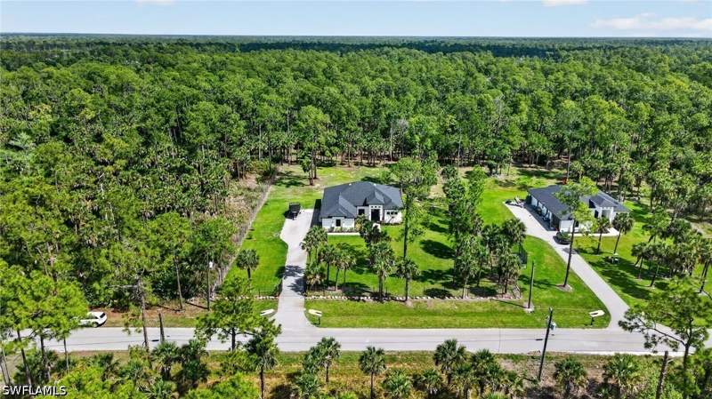 4 bedroom SingleFamilyResidence at 3263 40th Ave SE, Golden Gate Estates, Naples — photo 2