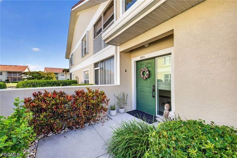 3 bedroom Condominium at 5135 Cobble Creek Ct 201, Edgewater At Carlton Lakes, Naples — photo 2