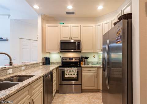 1102 Winding Pines Cir 206, Cape Coral FL - photo 18 of 33