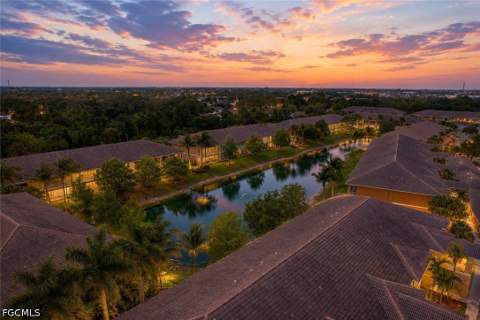 1102 Winding Pines Cir 206, Cape Coral FL - photo 6 of 33