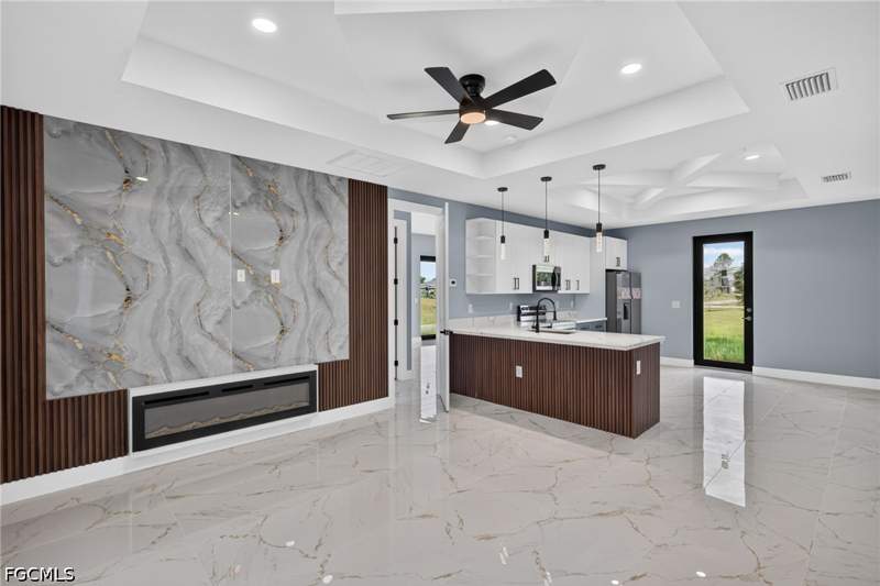 4 bedroom SingleFamilyResidence at 4018 10th St SW, Lehigh Acres, Lehigh Acres — photo 4