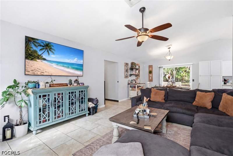 3 bedroom SingleFamilyResidence at 4022 E Sunflower Cir, Port Labelle, Labelle — photo 5
