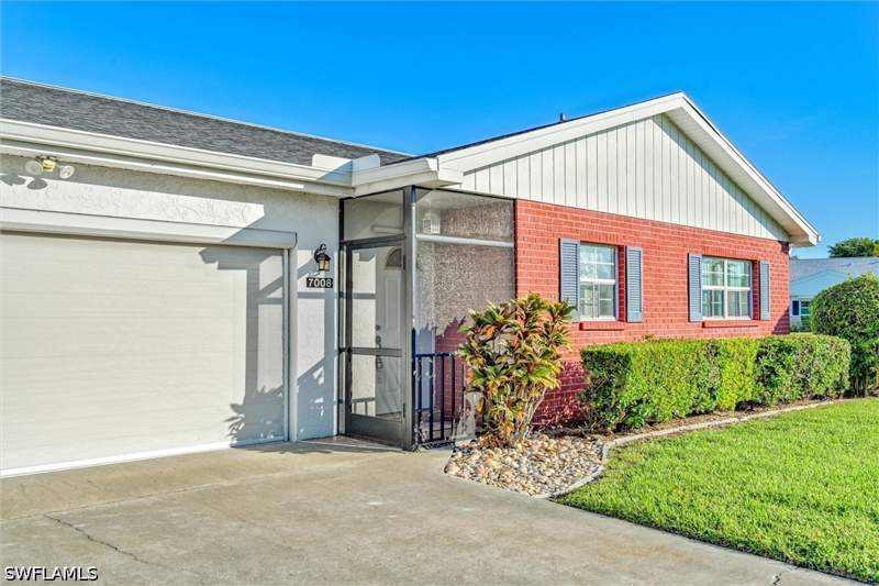 3 bedroom Attached at 7008 Cedarhurst Dr, Myerlee Golfside East Condo, Fort Myers — photo 4