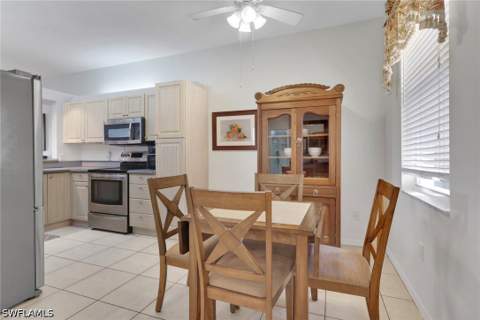320 Robin Hood Cir 101, Naples FL - photo 9 of 36