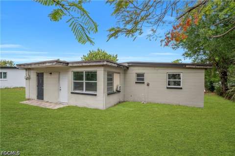 1527 Gardenia Ave, Fort Myers FL - photo 7 of 29