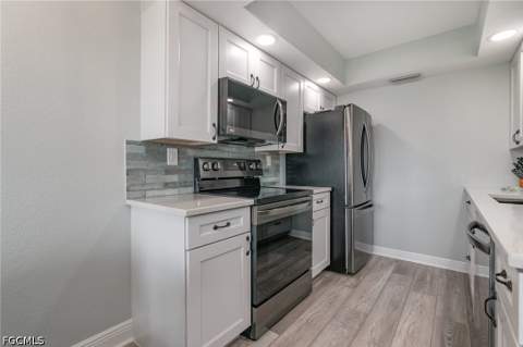 898 Buttonwood Dr 105, Fort Myers Beach FL - photo 12 of 34