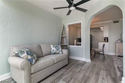 898 Buttonwood Dr 105, Fort Myers Beach FL - photo 13 of 34