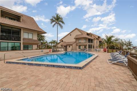 898 Buttonwood Dr 105, Fort Myers Beach FL - photo 23 of 34