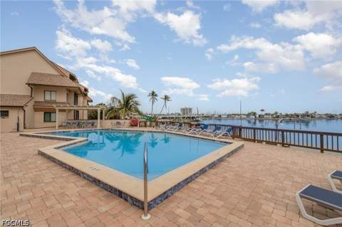 898 Buttonwood Dr 105, Fort Myers Beach FL - photo 24 of 34