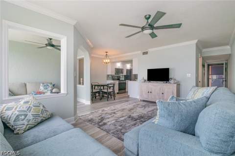 898 Buttonwood Dr 105, Fort Myers Beach FL - photo 8 of 34