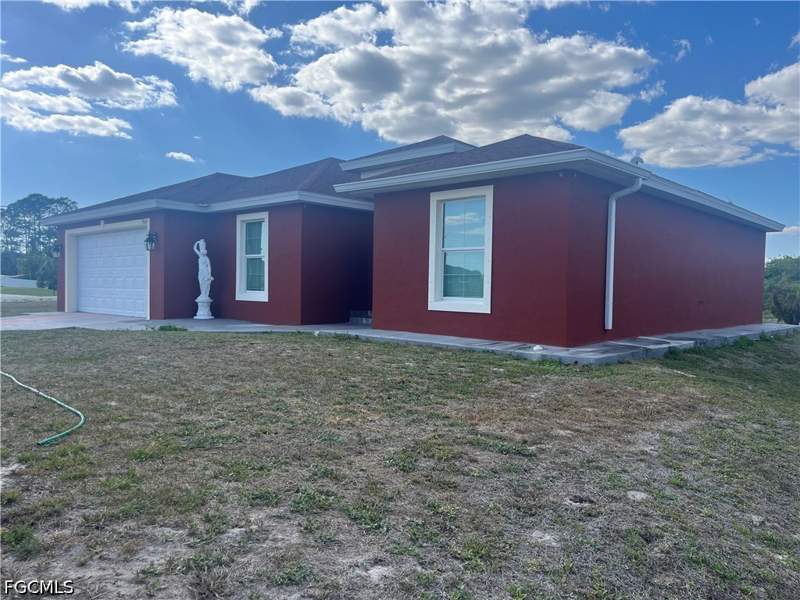 3 bedroom SingleFamilyResidence at 5060 Benton St, Lehigh Acres, Lehigh Acres — photo 2